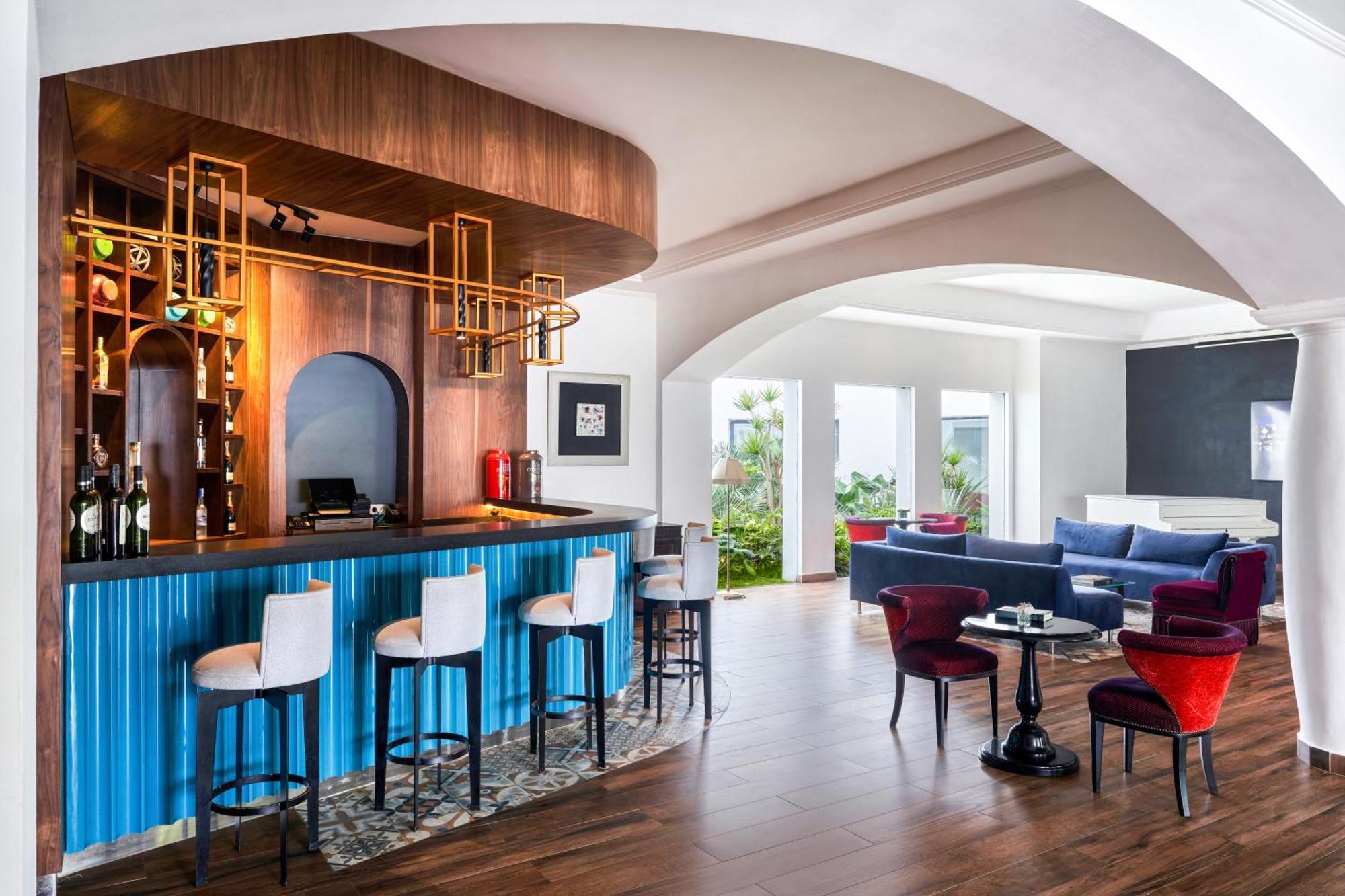 فندق بولمان مازاجان رويال جولف آند سبا الجديدة المظهر الخارجي الصورة The bar at the 19th floor