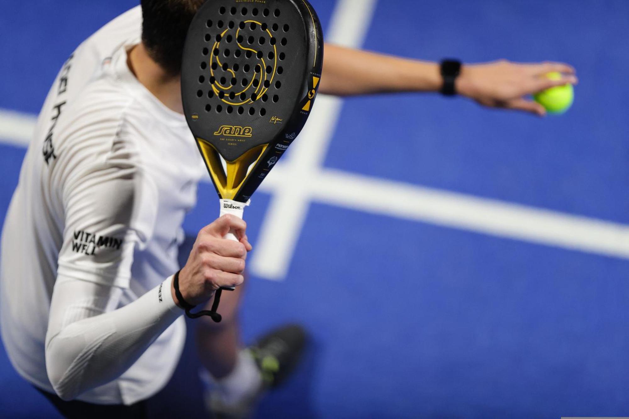 فندق بولمان مازاجان رويال جولف آند سبا الجديدة المظهر الخارجي الصورة A player preparing to serve