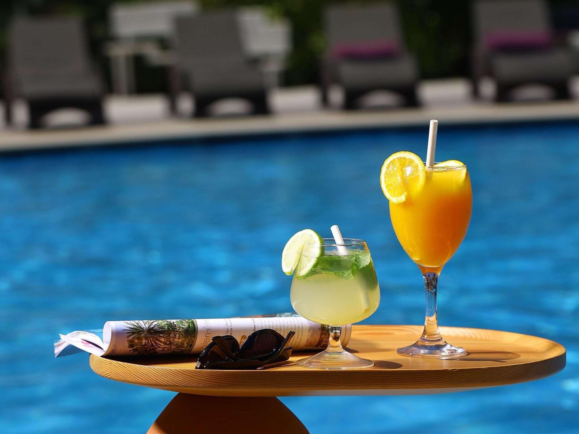 فندق بولمان مازاجان رويال جولف آند سبا الجديدة المظهر الخارجي الصورة Poolside drinks